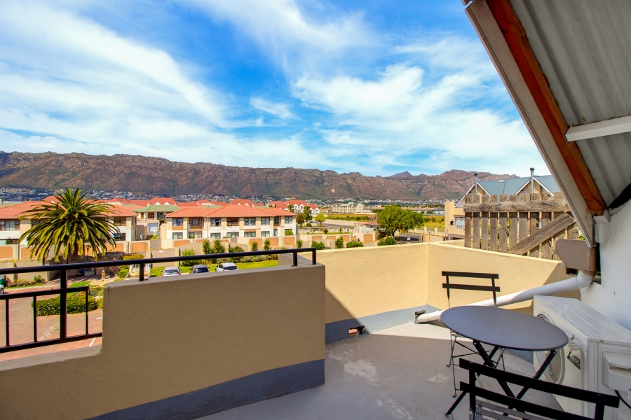 1 Bedroom Property for Sale in Whispering Pines Western Cape